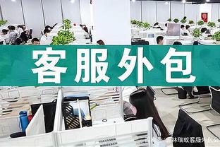 国门刘殿座社媒晒照，手放耳后摆出“倾听”造型